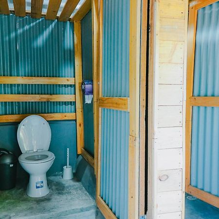 Kokos Hostel Padang City Екстер'єр фото